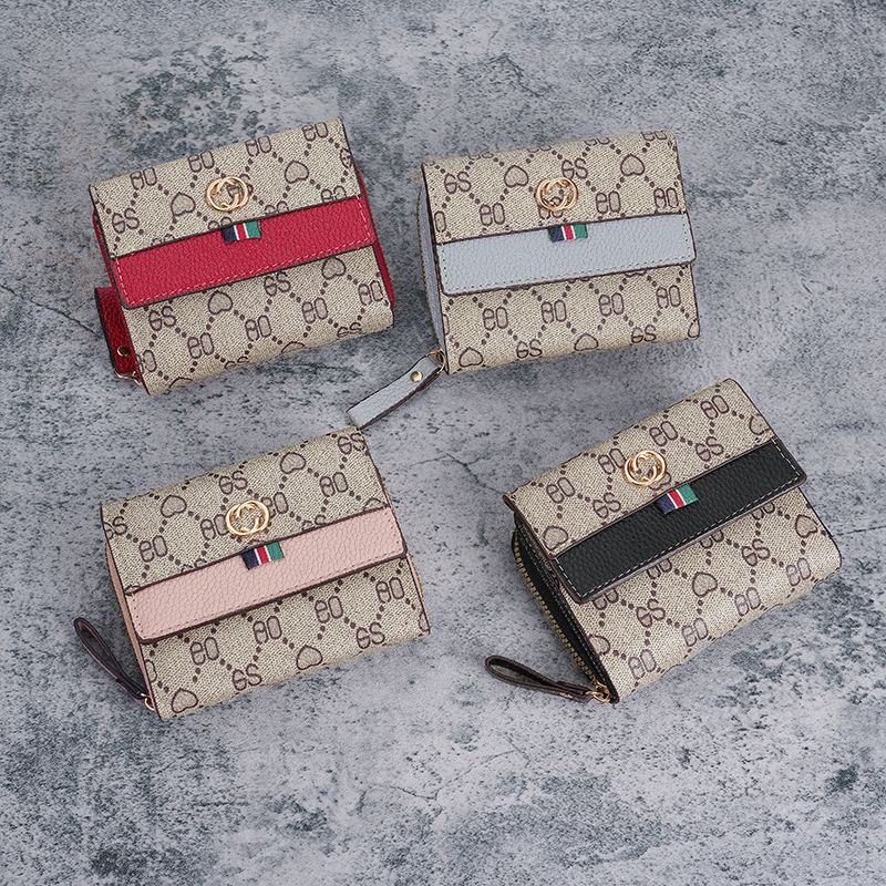 2024 New short print multi-slot student female wallet, large-capacity organ card bag for women, all-in-one wallet Application Scenario