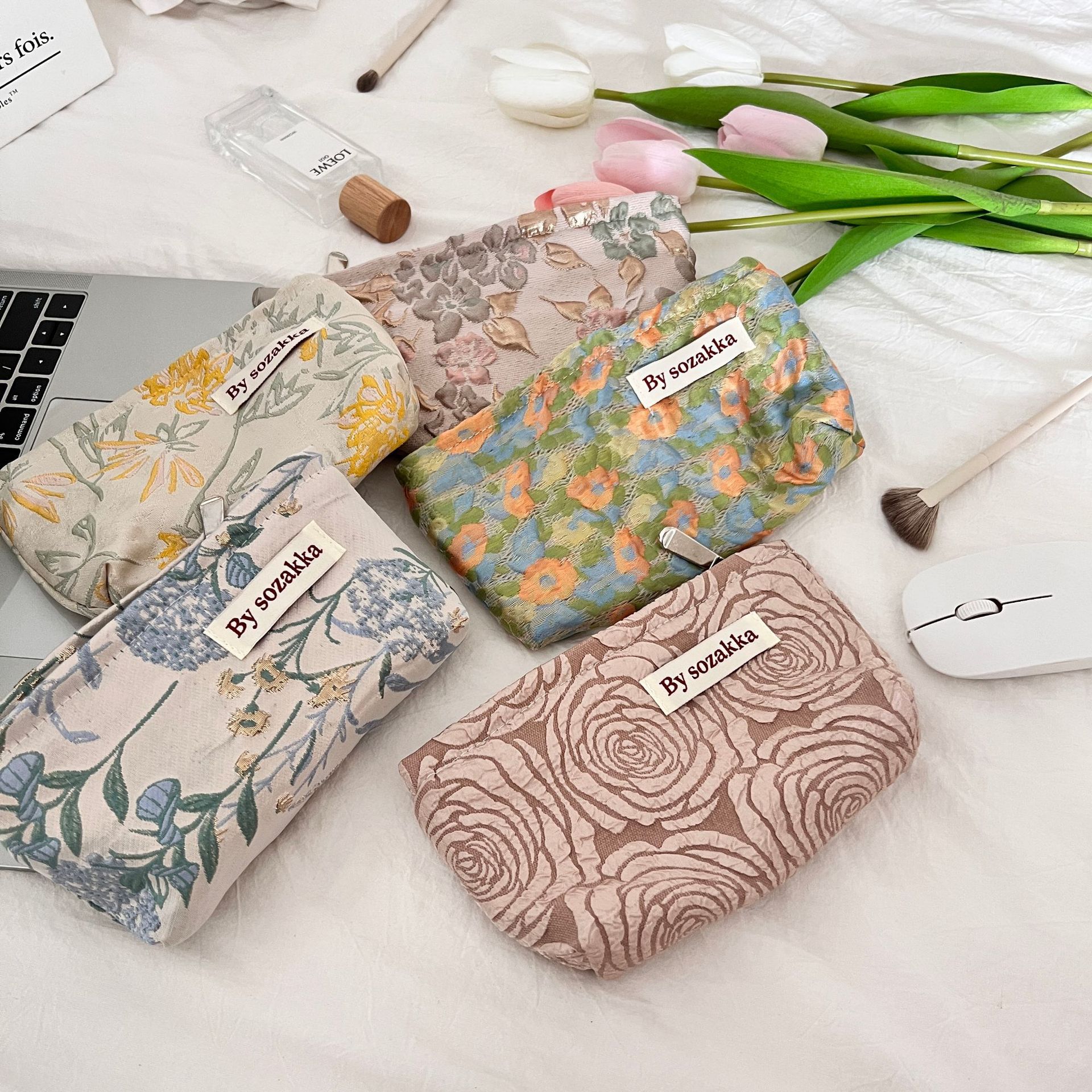 26229 set French embossed flower cosmetic bag, simple and portable handbag, casual mobile phone, walking clutch full figure
