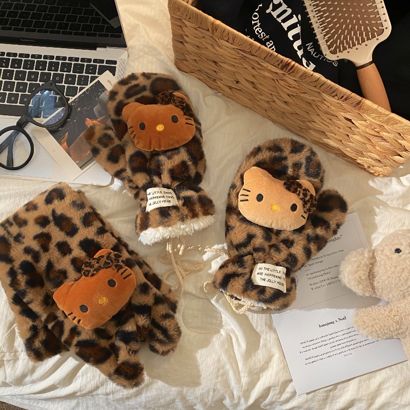 Leopard-print cat plush scarf for women, new 2024 style, high appearance level, winter windproof and cold-proof, thickened and fleece warm scarf Item Picture