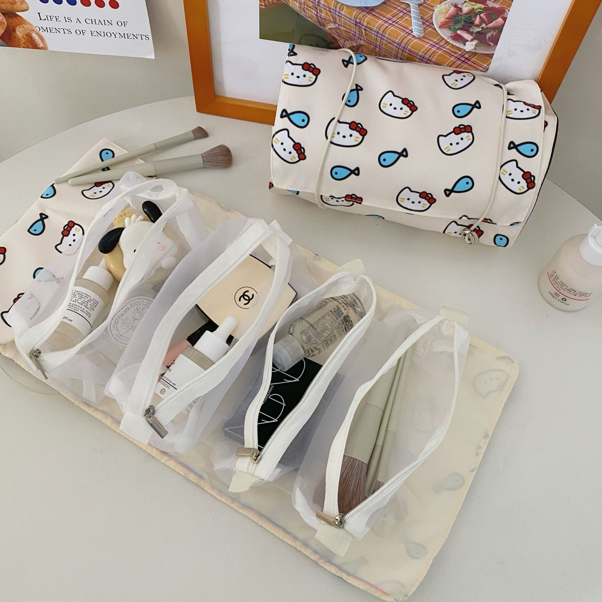 Girlish heart cat eating fish makeup bag, portable four-in-one detachable travel toiletry bag for women, large-capacity storage bag full figure