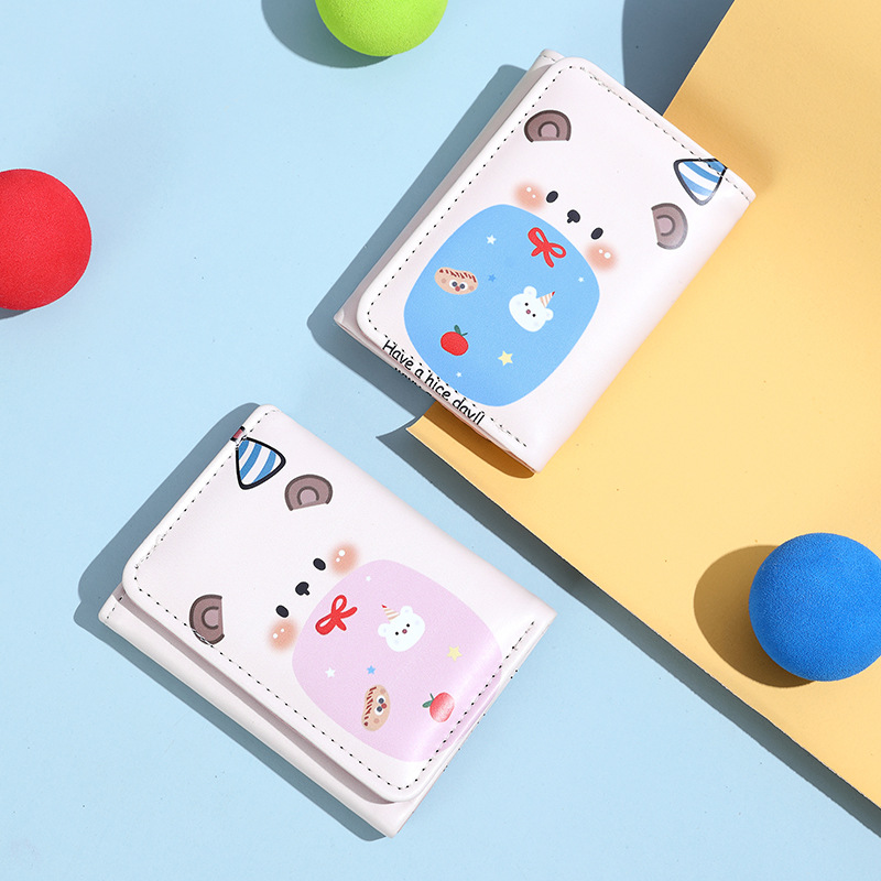 Cute cartoon folding three-fold short couple wallet, trendy, simple, small and ultra-thin student change wallet wholesale Application Scenario