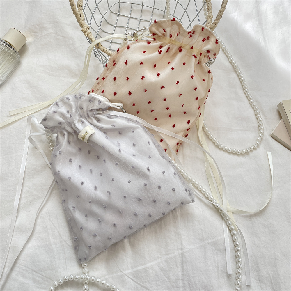 55141 2025 New polka dot Canvas bag, large-capacity mobile phone crossbody bag, fresh and versatile single-shoulder tote bag Application Scenario