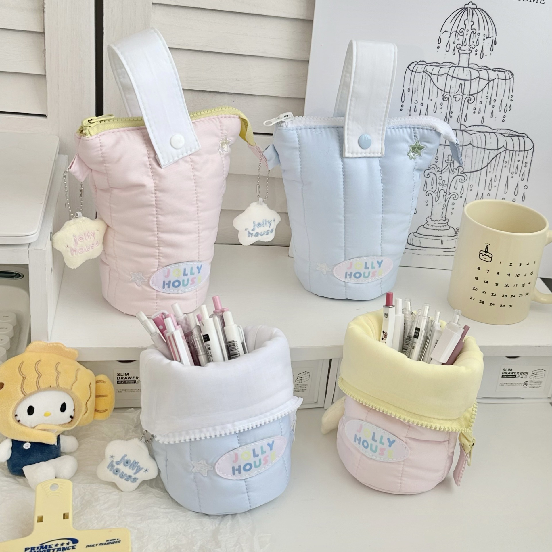 Japanese-style simple pen holder and case, ins style for boys and girls, high school students, large-capacity stationery box, standing stationery bag full figure