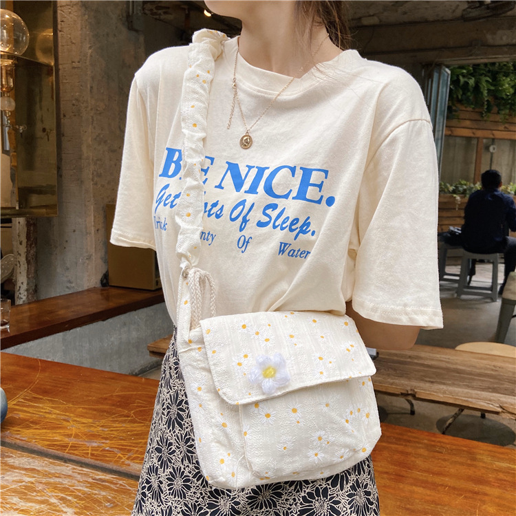 03173 Japanese-style fresh and delicate Daisy canvas bag, women's artistic single-shoulder bag, student thin cloth bag wholesale Specification drawing