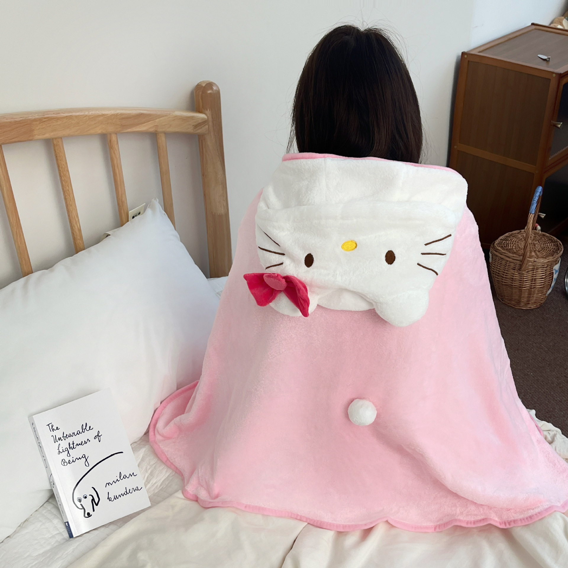Cartoon cat air conditioning blanket, women's summer office nap air conditioning blanket, nap magic tool, coral fleece shawl blanket full figure