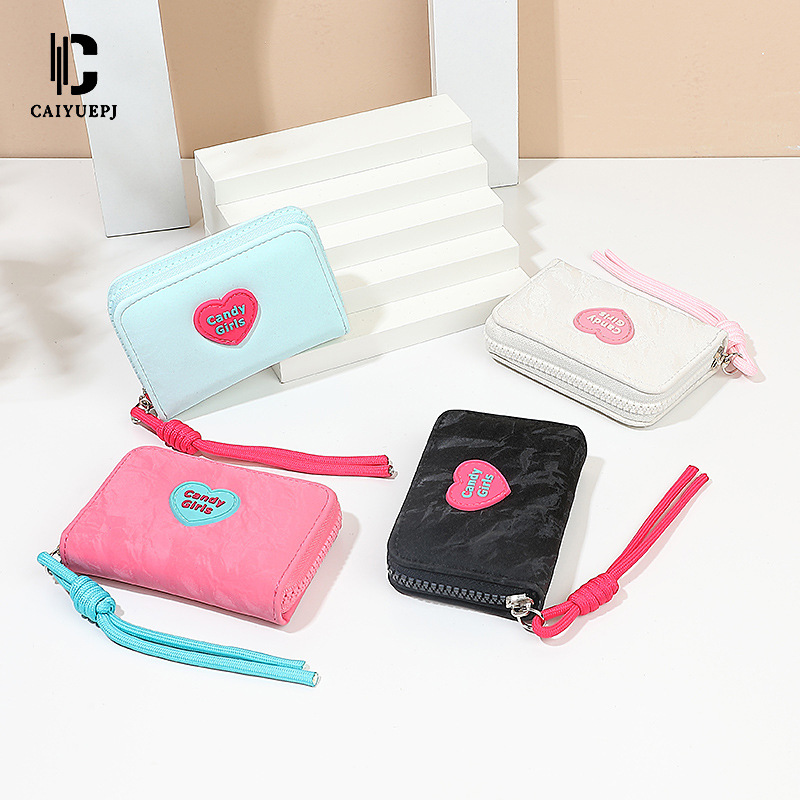 New cross-border short wallet, heart-shaped candy card case, zipper mini coin purse, INS lanyard organ card case Specification drawing