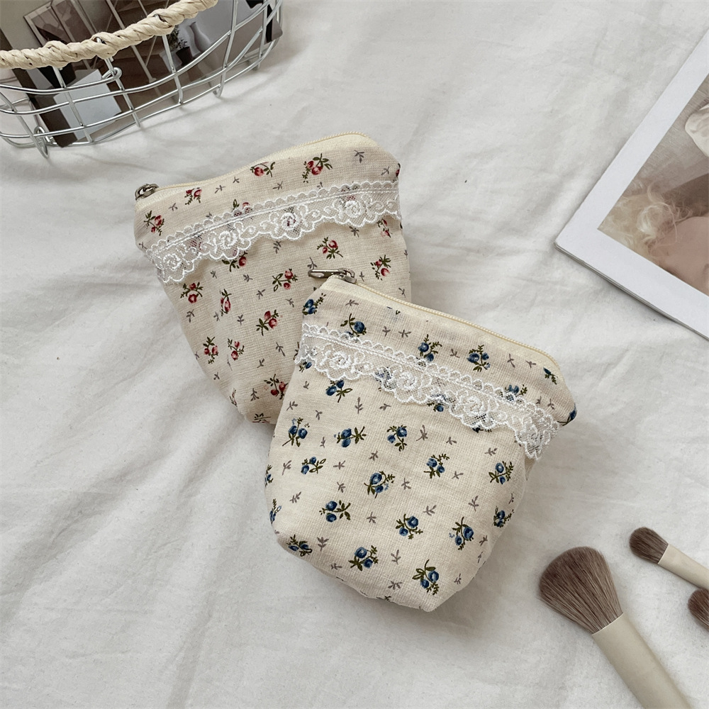 54191 High appearance level floral print large capacity storage bag, coin purse, cosmetics and lipstick storage bag, and outdoor toiletry bag Application Scenario