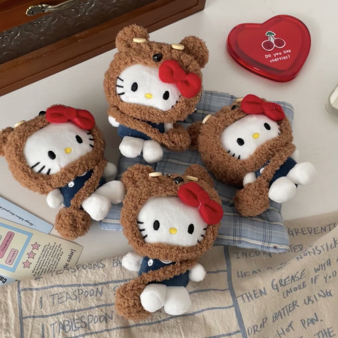 Cute cat costume pendants, cartoon bag pendants, car key chains, girls' gifts, accessories, dolls, stuffed girls full figure