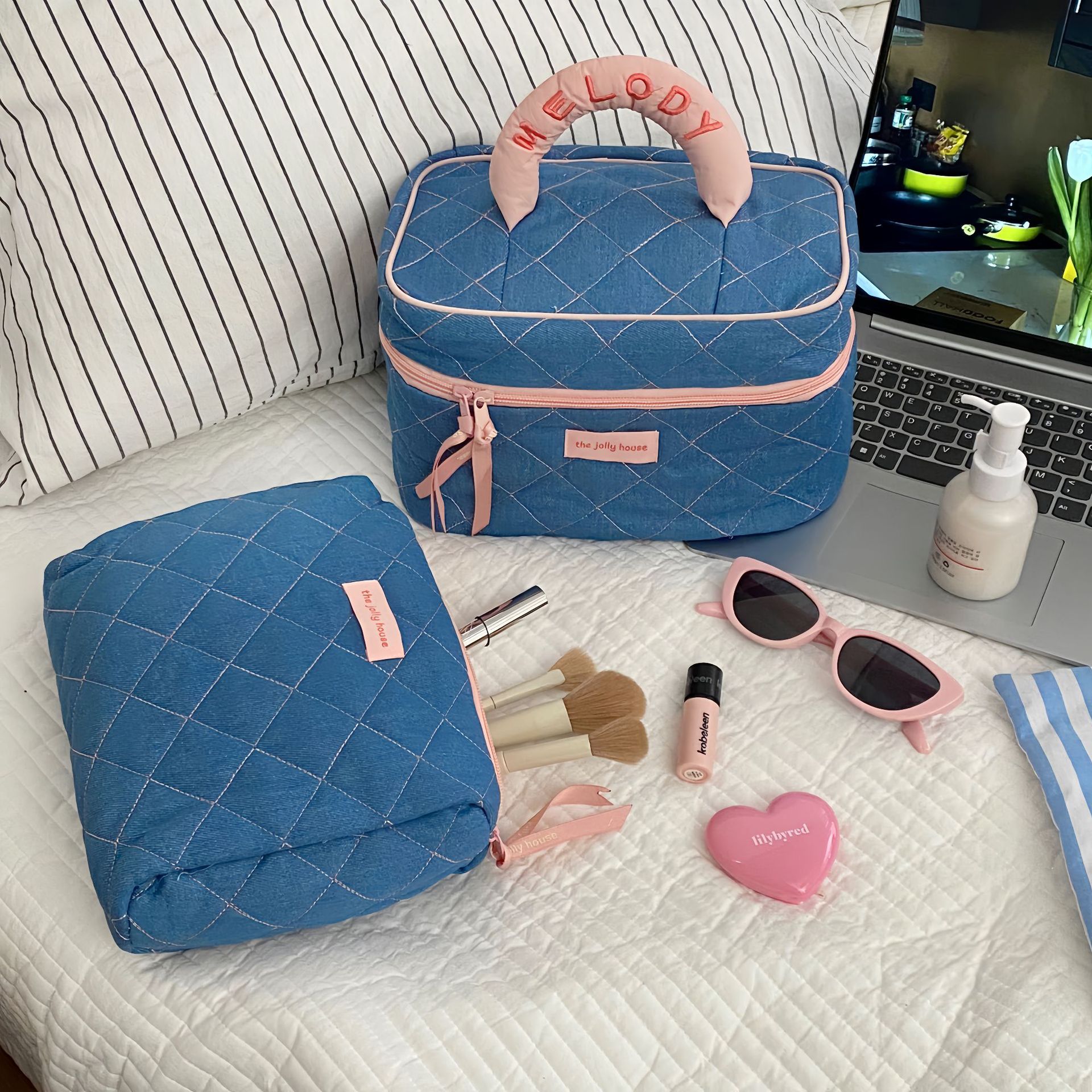 New denim pink storage bag, high appearance level, essential travel storage bag, large-capacity toiletry bag, makeup bag for women details Picture