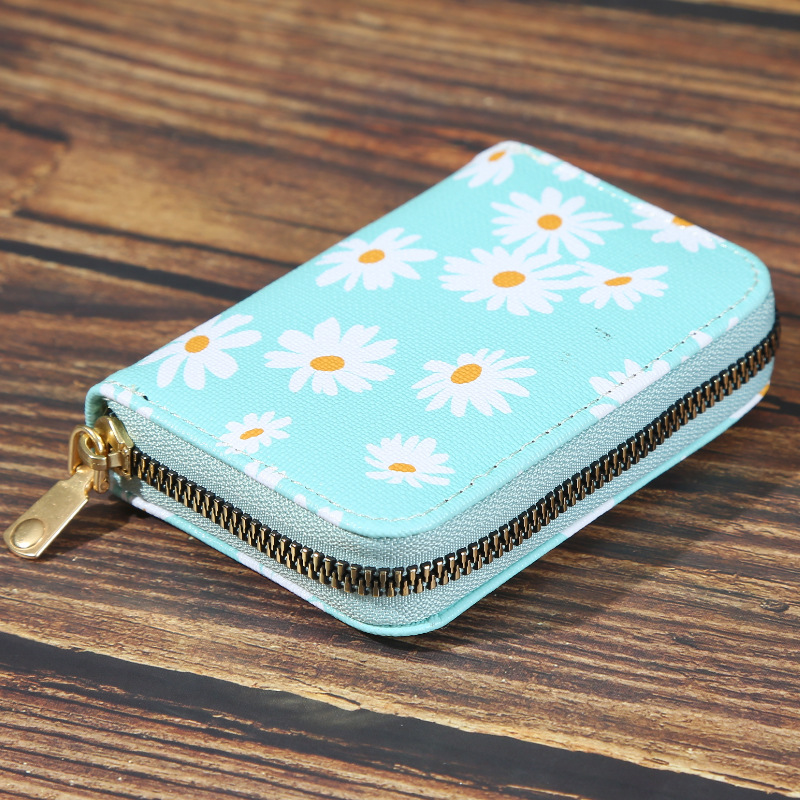 Factory direct sales women's new style small Daisy, fresh, fashionable and sweet accordion card bag with zipper printing and multiple slots Application Scenario
