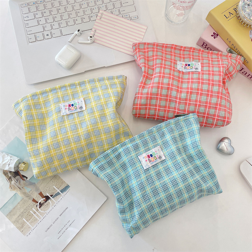 56253 Korean Fresh Makeup Bag, ins checkered storage and organization bag, canvas cosmetics storage bag, clutch details Picture