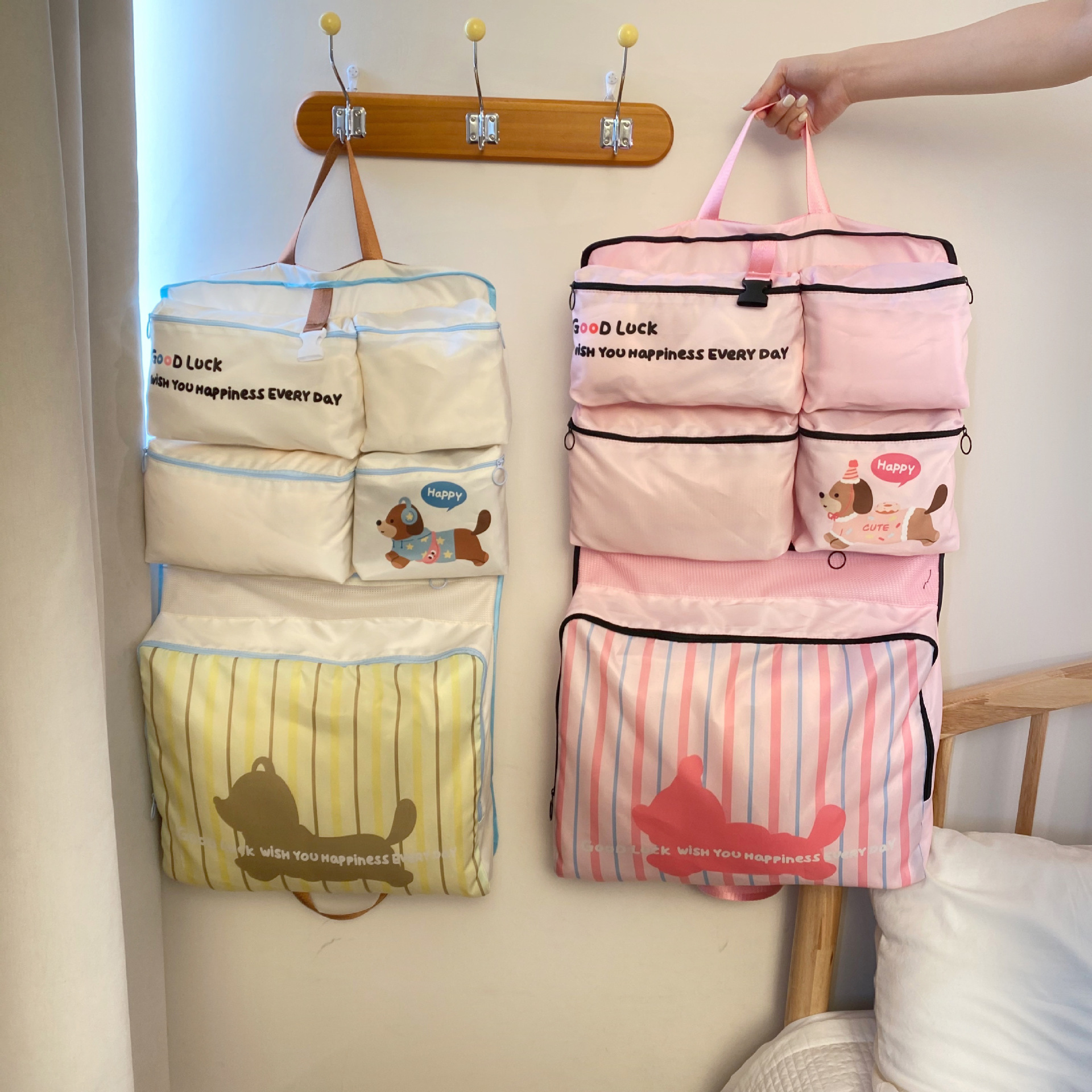 Dachshund hanging bag for business trips and travel, a large-capacity multi-functional handbag that can be hung and compartments for clothes storage full figure