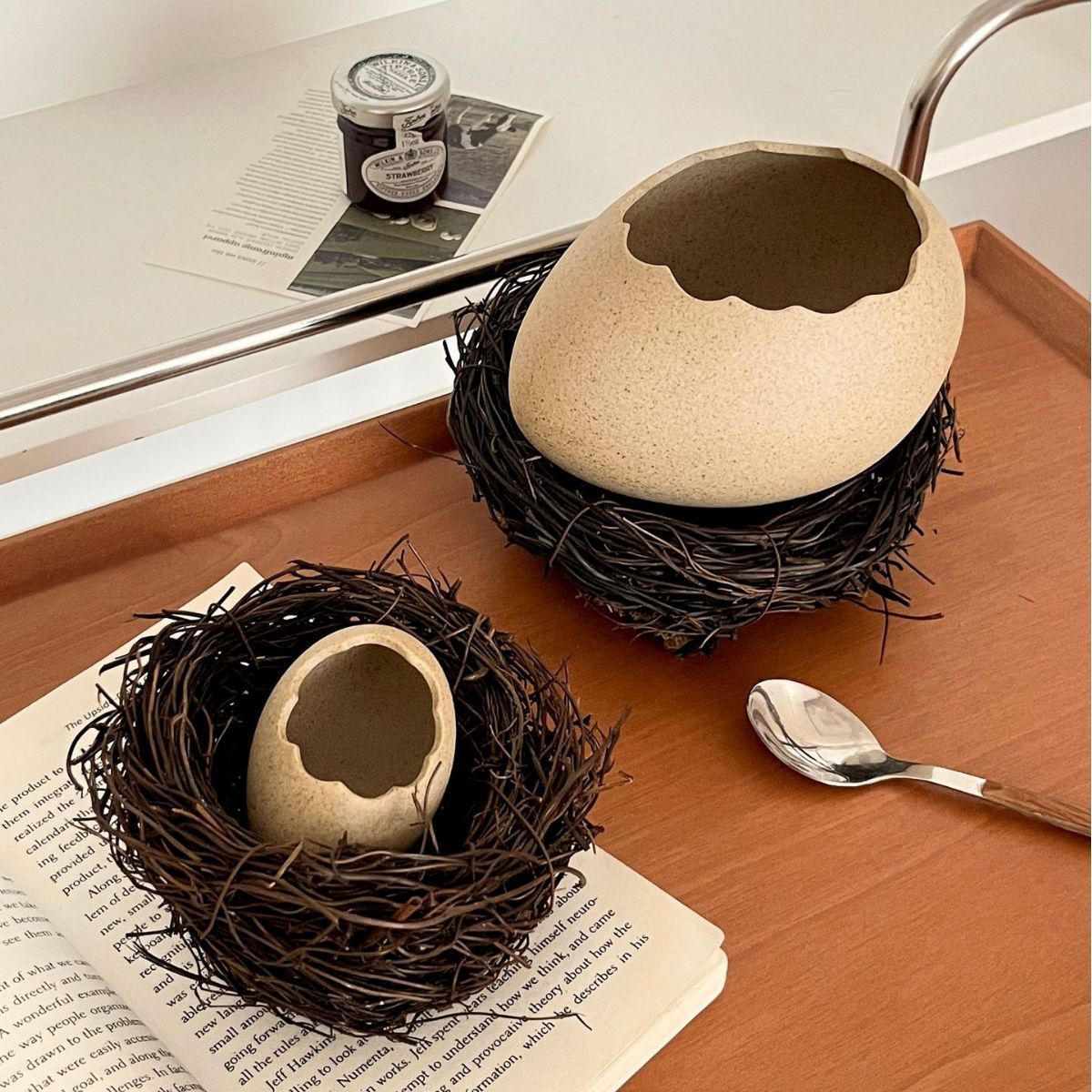 Creative eggshell-shaped tableware of the same style as Xiaohongshu, bird's nest, dessert bowl, cold drink, barbecue restaurant, instant noodle bowl and plate full figure