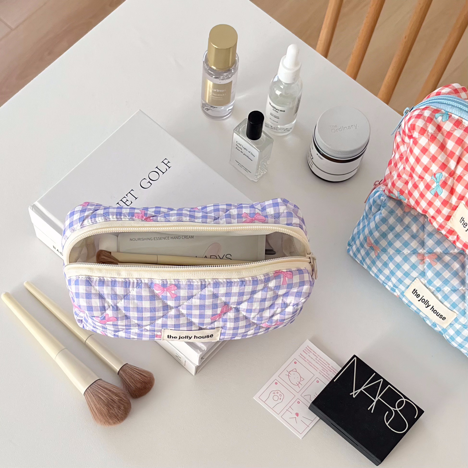 High-appearance-level large-capacity pen case, 2024 new style checkered bow storage bag, makeup bag, girls' stationery box Item Picture