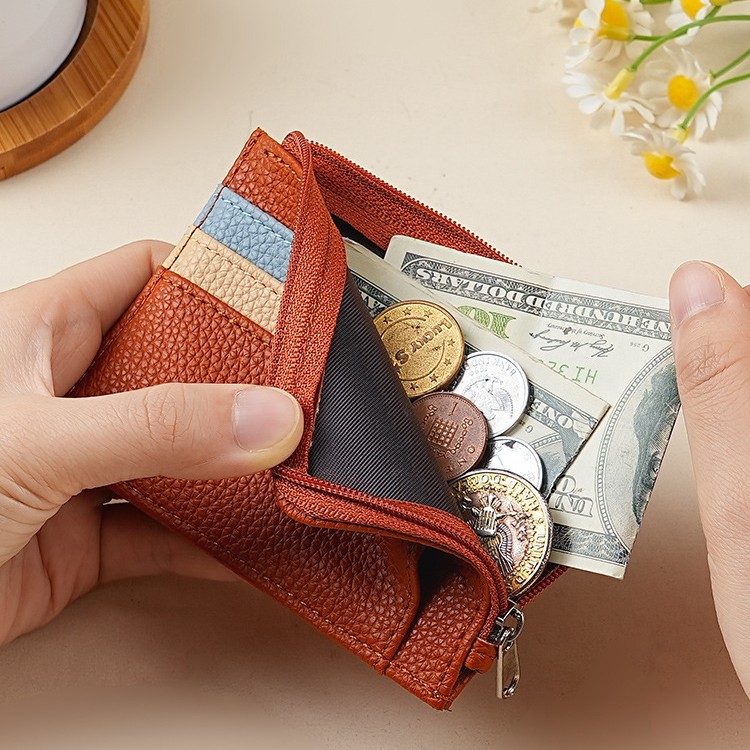 The new color-blocking card case from Ailun is a compact, anti-demagnetization, ultra-thin mini card holder with a simple card case and a coin purse Application Scenario