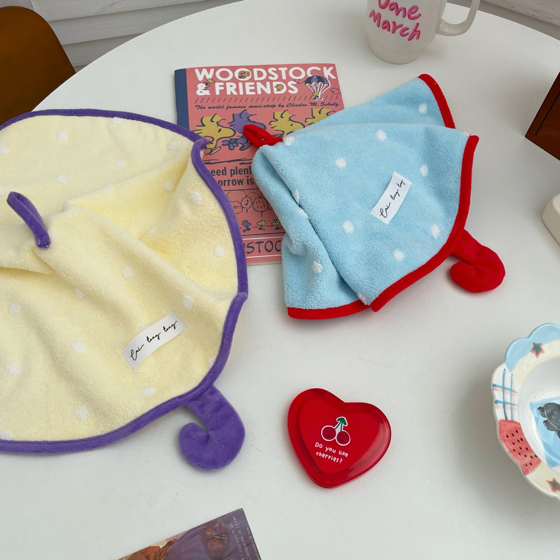 The blogger's same style small umbrella hand towel hanging style, cute dot thickened, bathroom absorbent and quick-drying towel hand towel Application Scenario