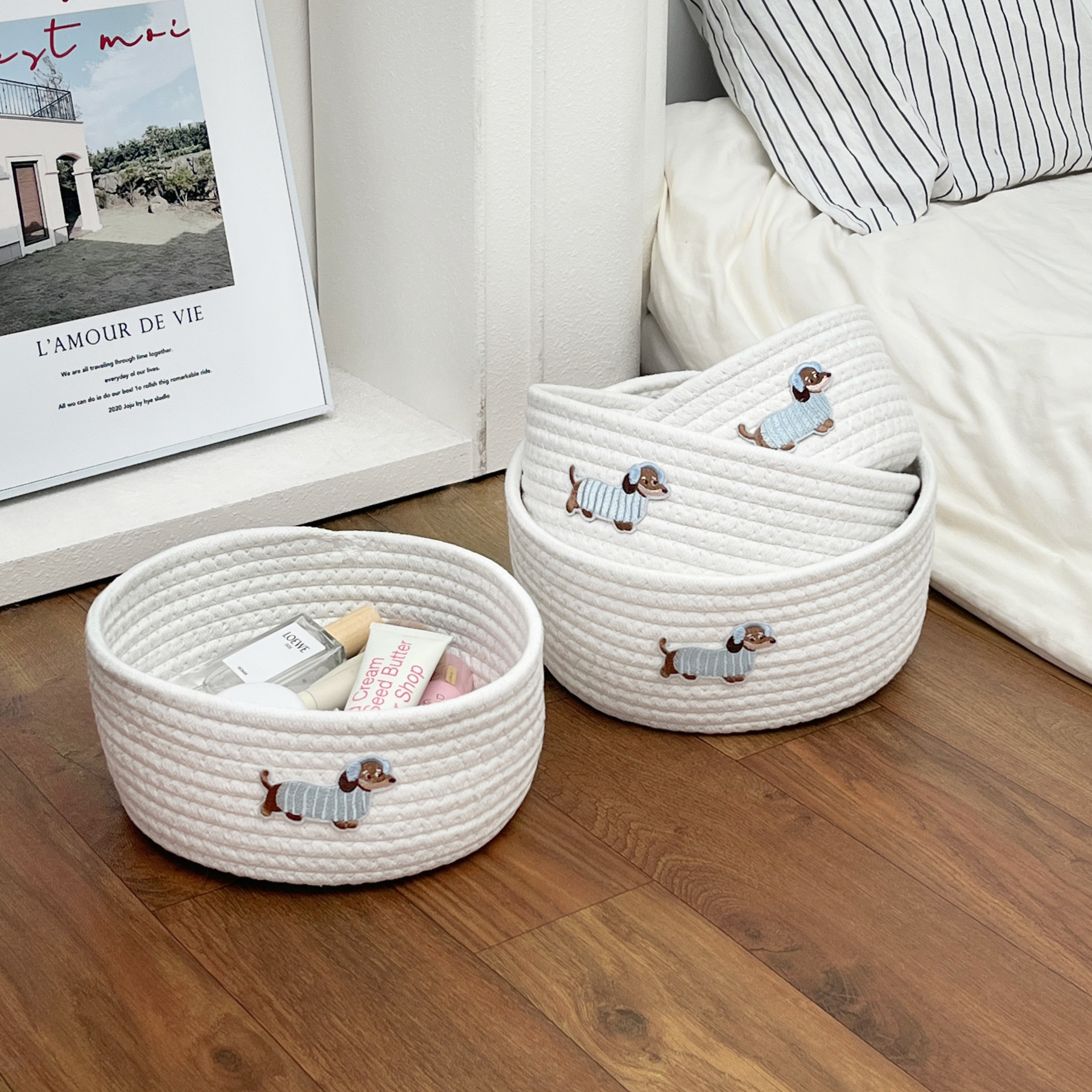 Cartoon blue headphones, dog cotton thread basket, desktop storage box, woven storage basket, snacks, toys, sundries, cotton rope storage basket full figure
