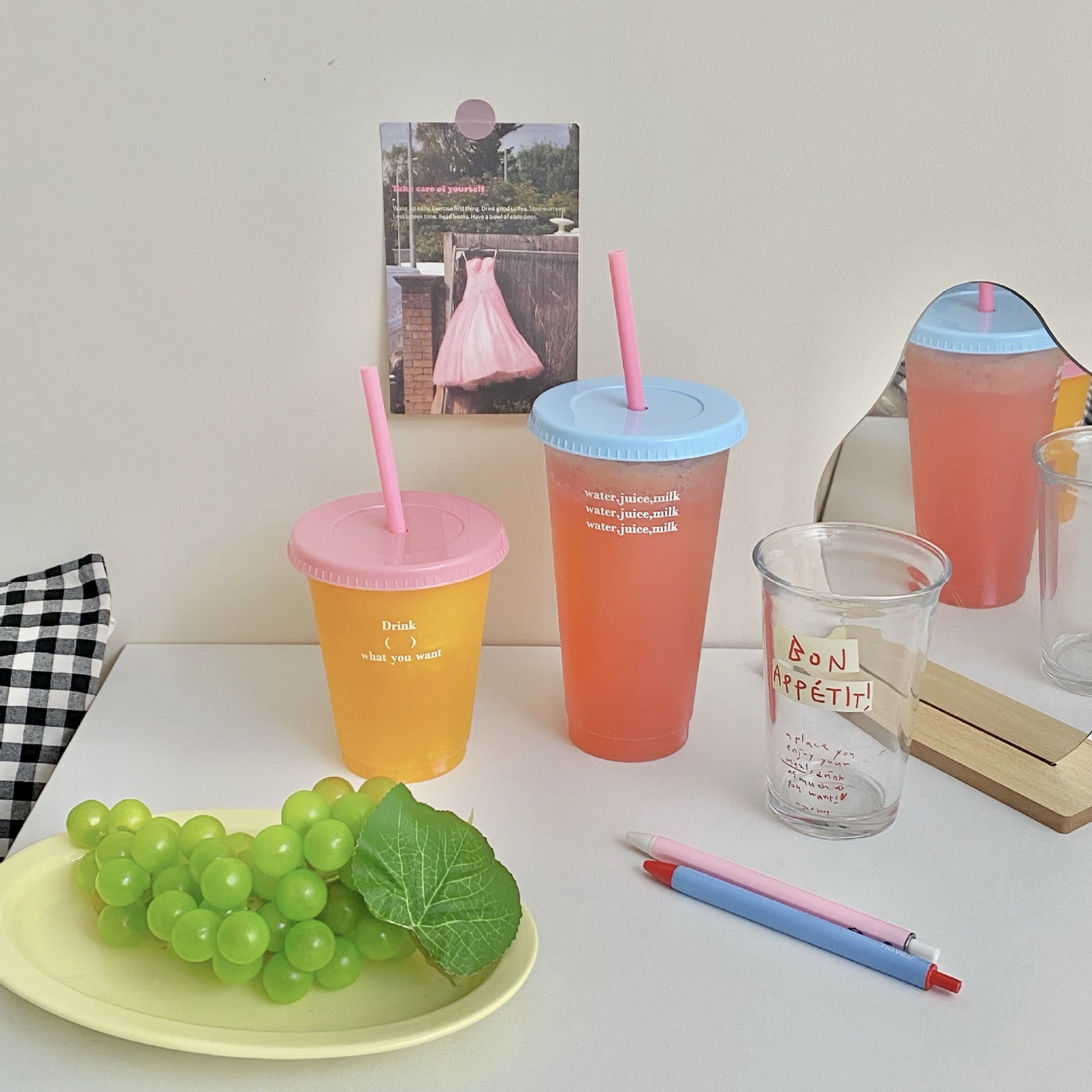 Candy-colored plastic straw cup, large-capacity reusable soda cup, vehicle-mounted portable cold drink coffee cup details Picture