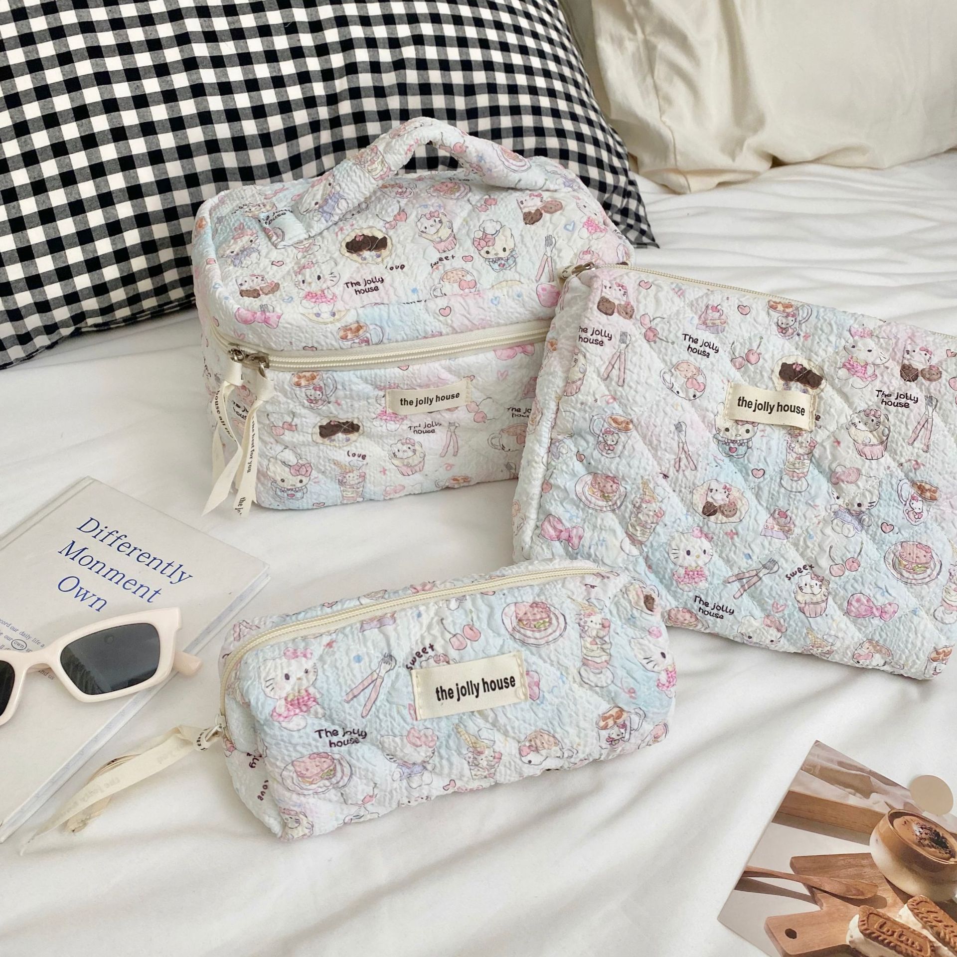 A portable large-capacity travel cosmetics hand-held toiletry bag for women, starting from one piece Specification drawing