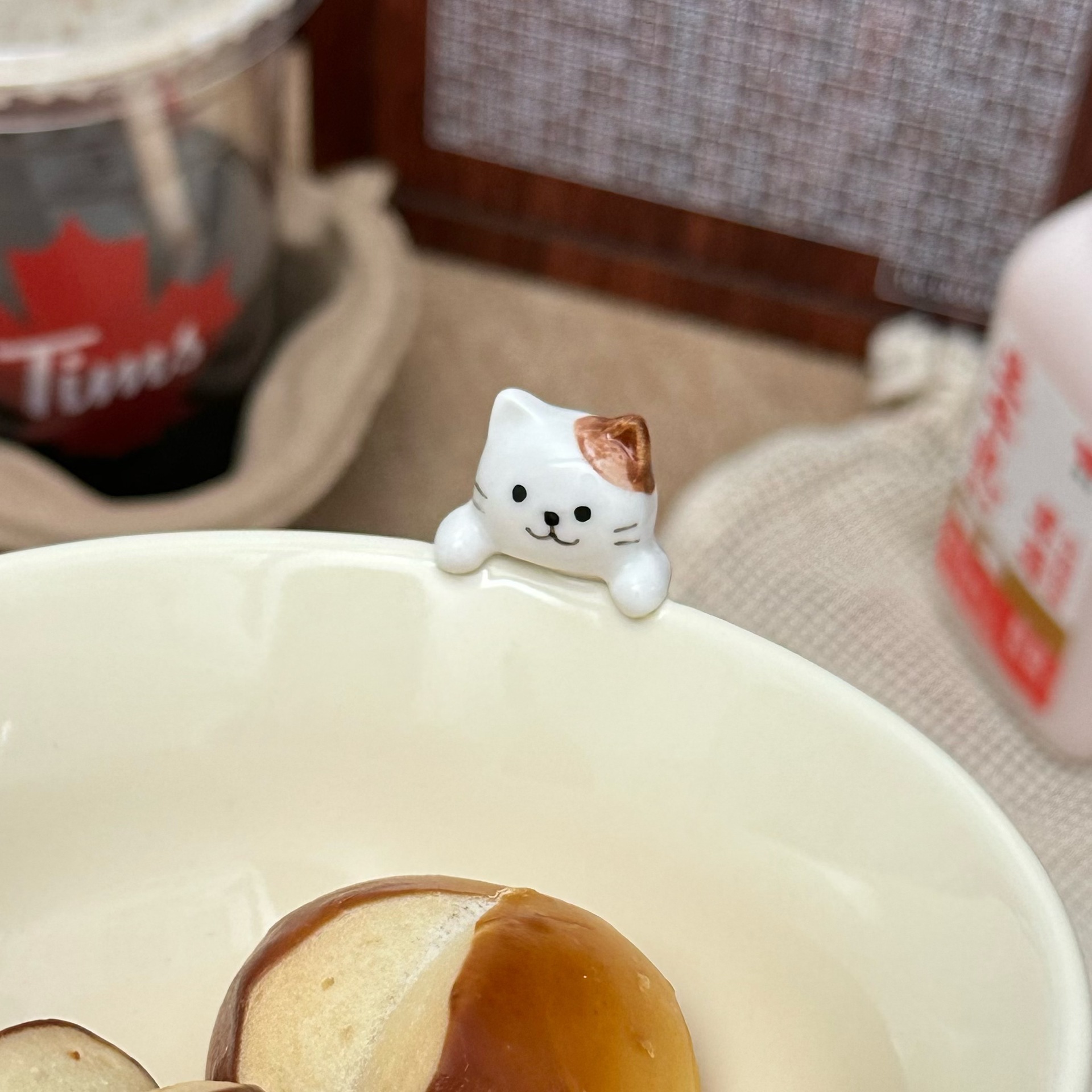 Japanese-style pappa Cat ceramic bowl, cute three-dimensional cat rice bowl, restaurant creative and personalized dessert bowl, photo tableware Specification drawing