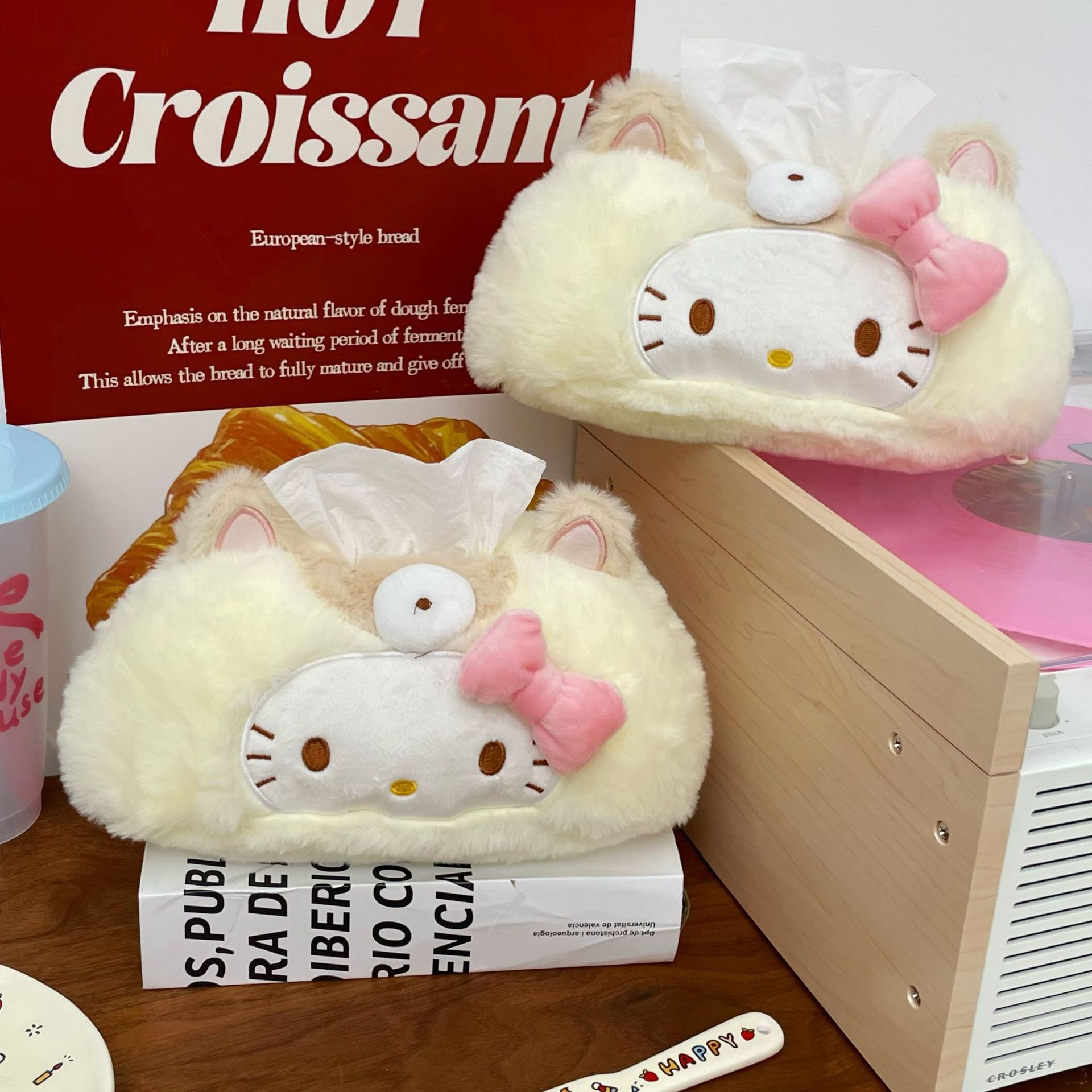 Cartoon plush cat tissue case, home office car tissue box case, cute tissue roll tissue case for girls full figure