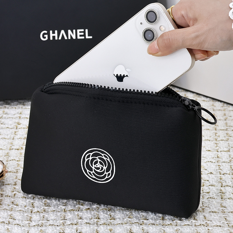 New high-end portable small-sized Camellia phone bag for mobile phones, watches, keys, hand-held makeup and travel storage full figure