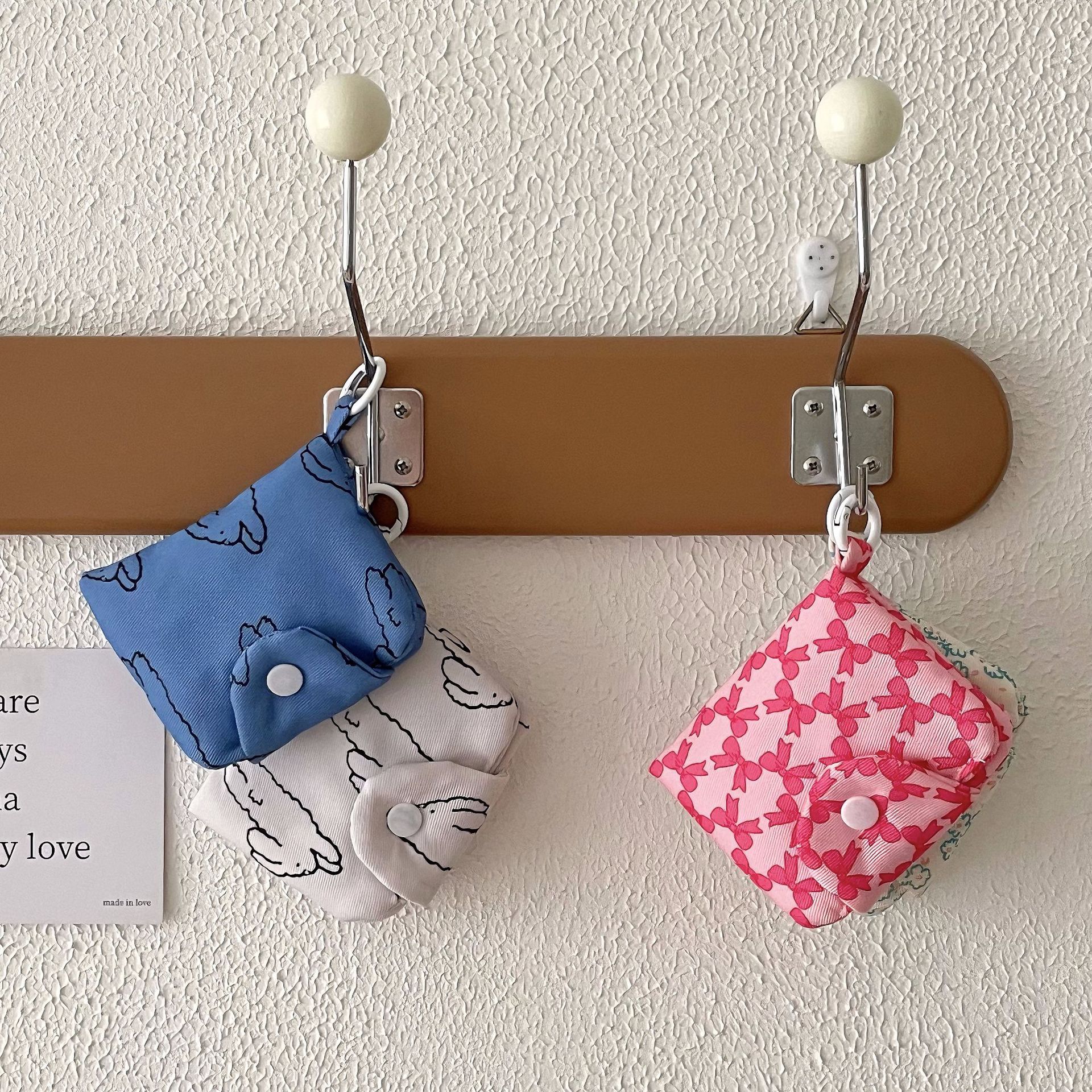 Korean ins bow coin purse, cute and girlish, portable and multi-functional storage card case, small bag pendant details Picture