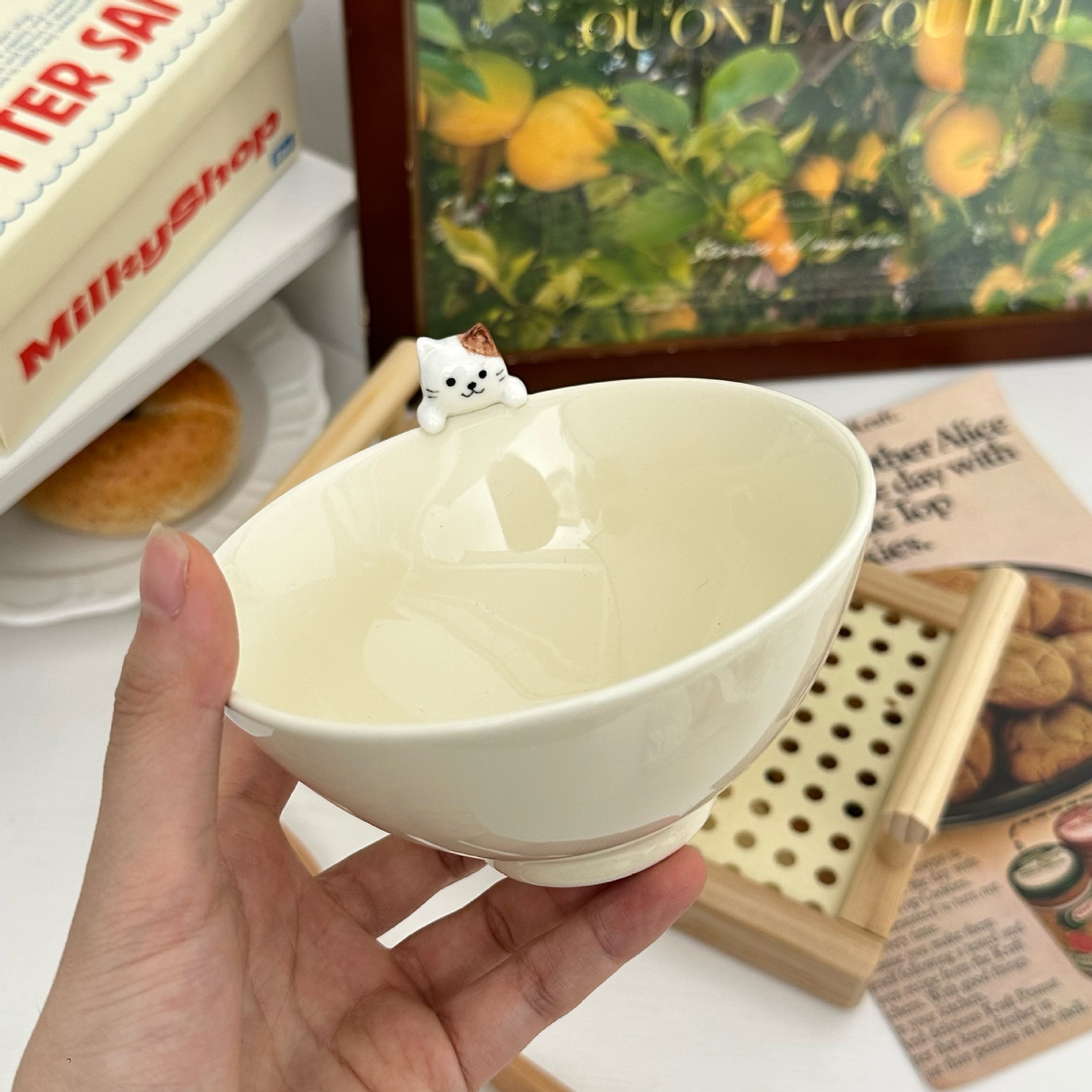 Japanese-style pappa Cat ceramic bowl, cute three-dimensional cat rice bowl, restaurant creative and personalized dessert bowl, photo tableware Application Scenario