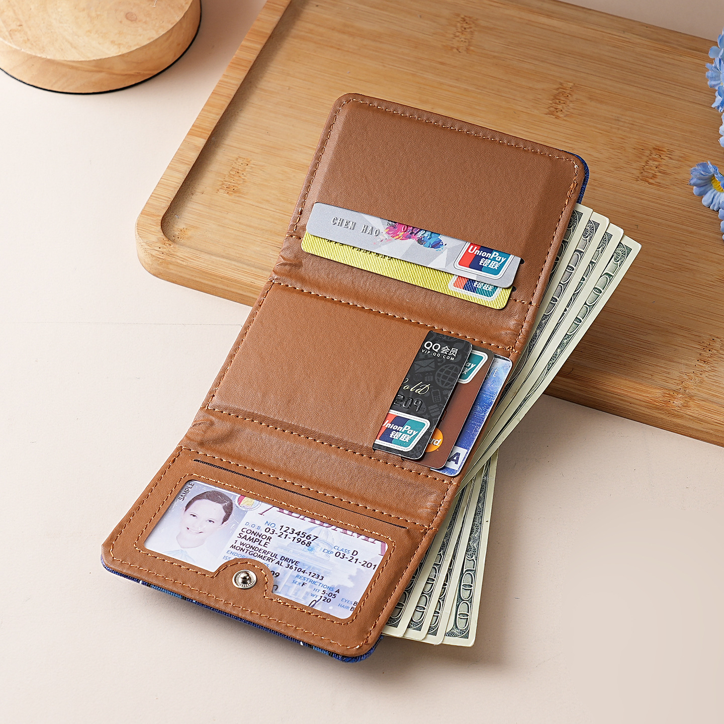 The new 30% off cowboy Hello Kitty wallet for couples is a multi-functional card case with multiple compartments for cute storage details Picture