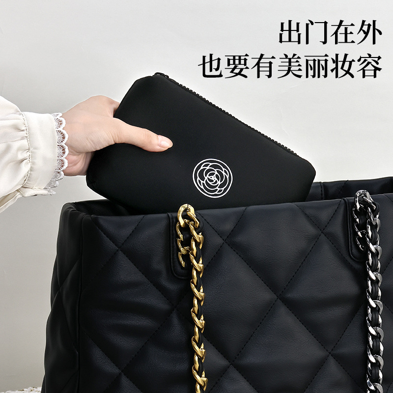 Camellia glasses bag, a new high-end portable small-sized glasses, watch, key, hand-held travel storage bag Specification drawing