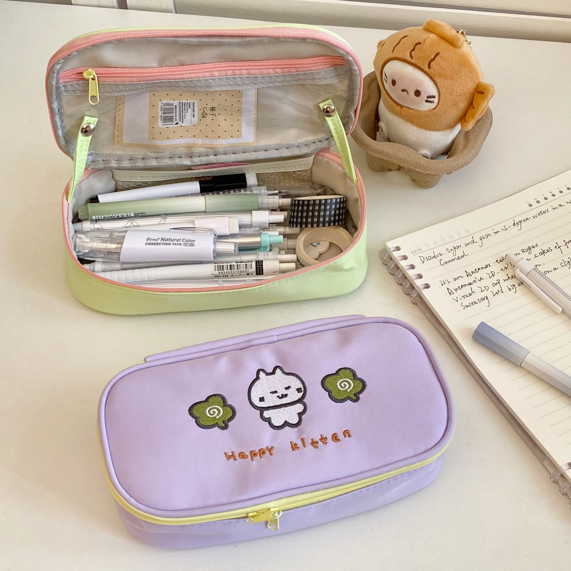 Macaron-colored four-leaf clover Gie pencil case, high appearance level, large capacity stationery bag for children and students, storage bag, pencil case Application Scenario