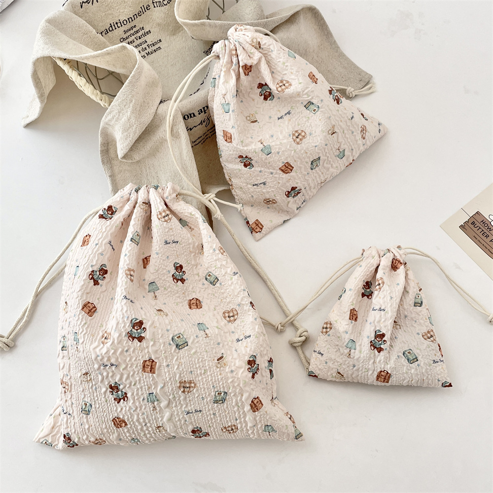 53314 [Copyright Version] Embossed cartoon drawstring bag Dust-proof portable organization cloth bag Drawstring cosmetics storage Specification drawing