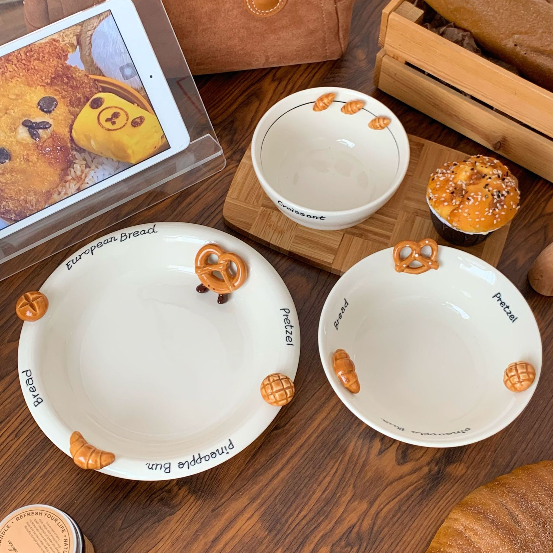 Alkaline water croissant relief ceramic bowl, household high-quality appearance tableware, cute rice bowl, dessert bowl, pastry and pasta plate Specification drawing