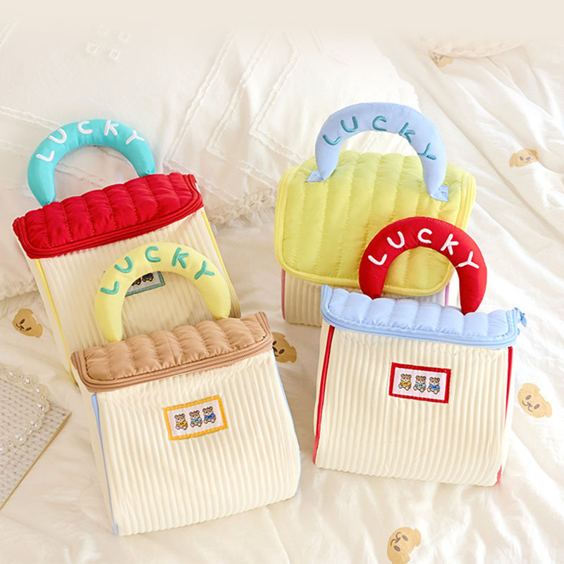 Cute little house Makeup bag for women, large capacity 2025 new portable travel toiletries hand-held compartments storage bag full figure