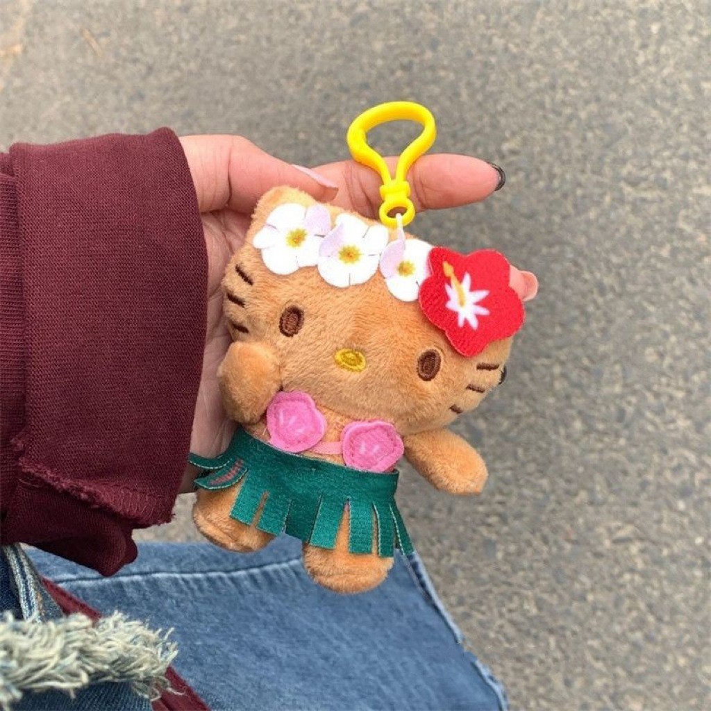 Swimming ring cat pendant, summer cute swimming ring doll, cartoon plush toy, bag hanging decoration, women's keychain Application Scenario