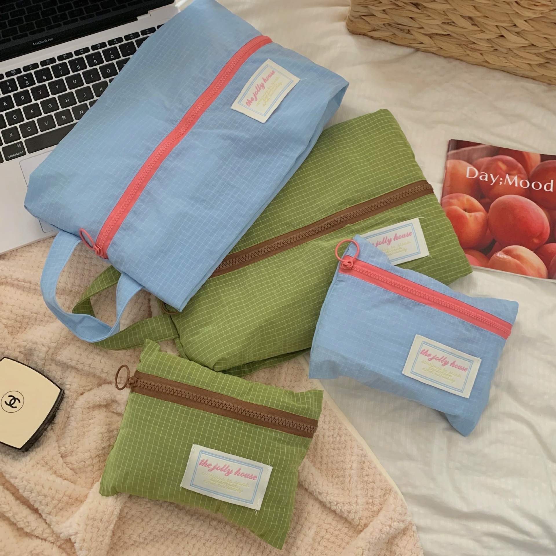 Travel storage bags, portioning bags ~ Waterproof nylon fabric clothing luggage sorting bags, clothing portioning bags, ID bags Application Scenario