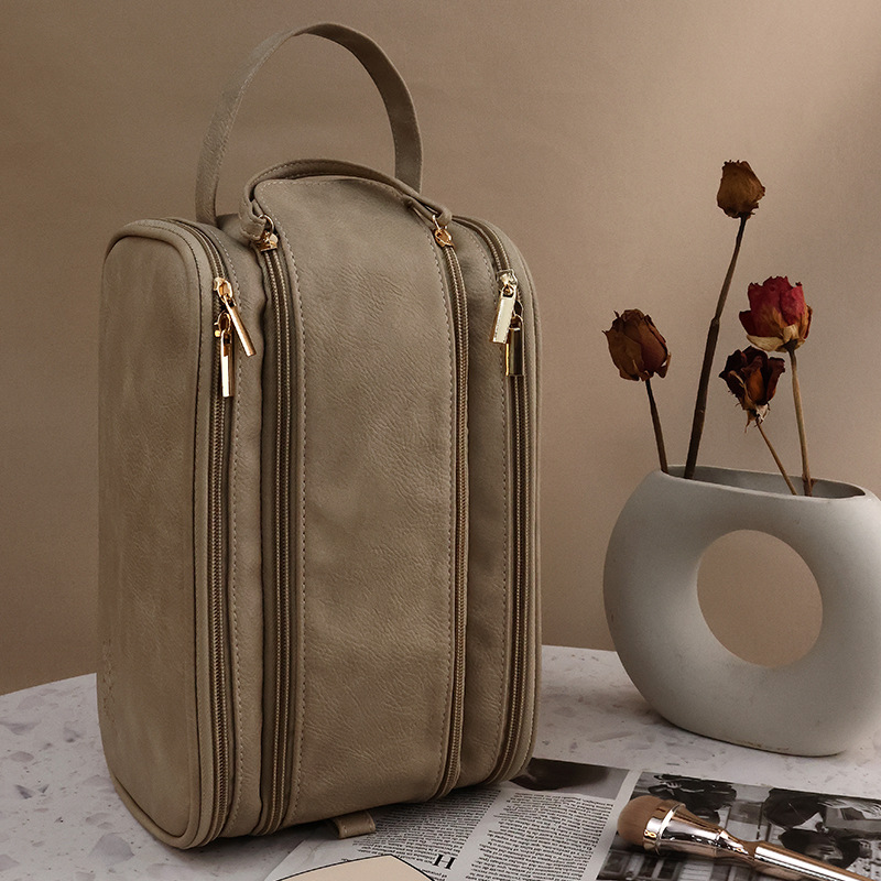 Double-zipper travel makeup bag, high-end, large-capacity new makeup storage bag, toiletry bag, portable storage bag Application Scenario
