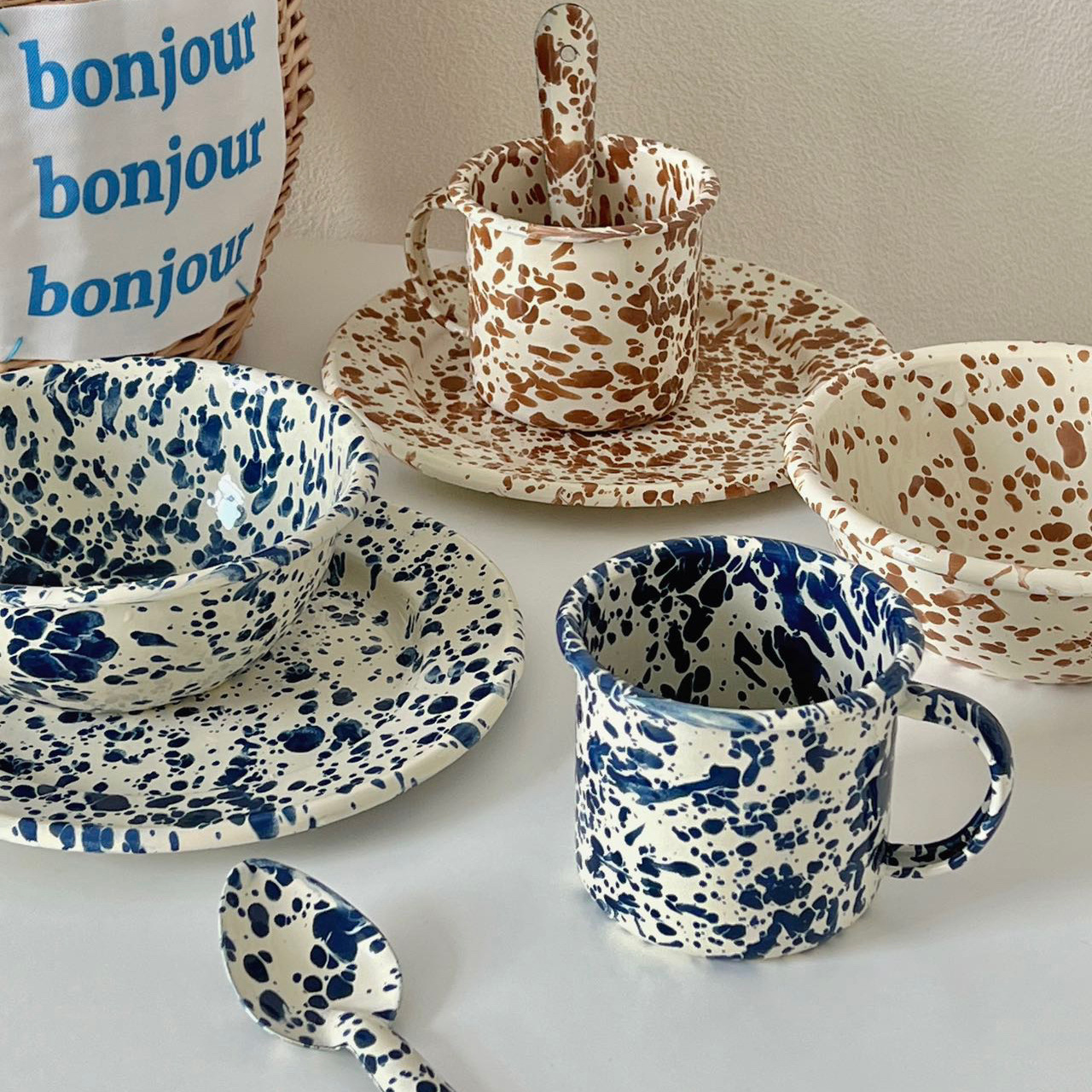 Korean-style inS-style enamel splashed ink cups and bowls, cereal fruit salad bowls, popular splashed ink cups, flat plates, spoons, cups and plates set full figure