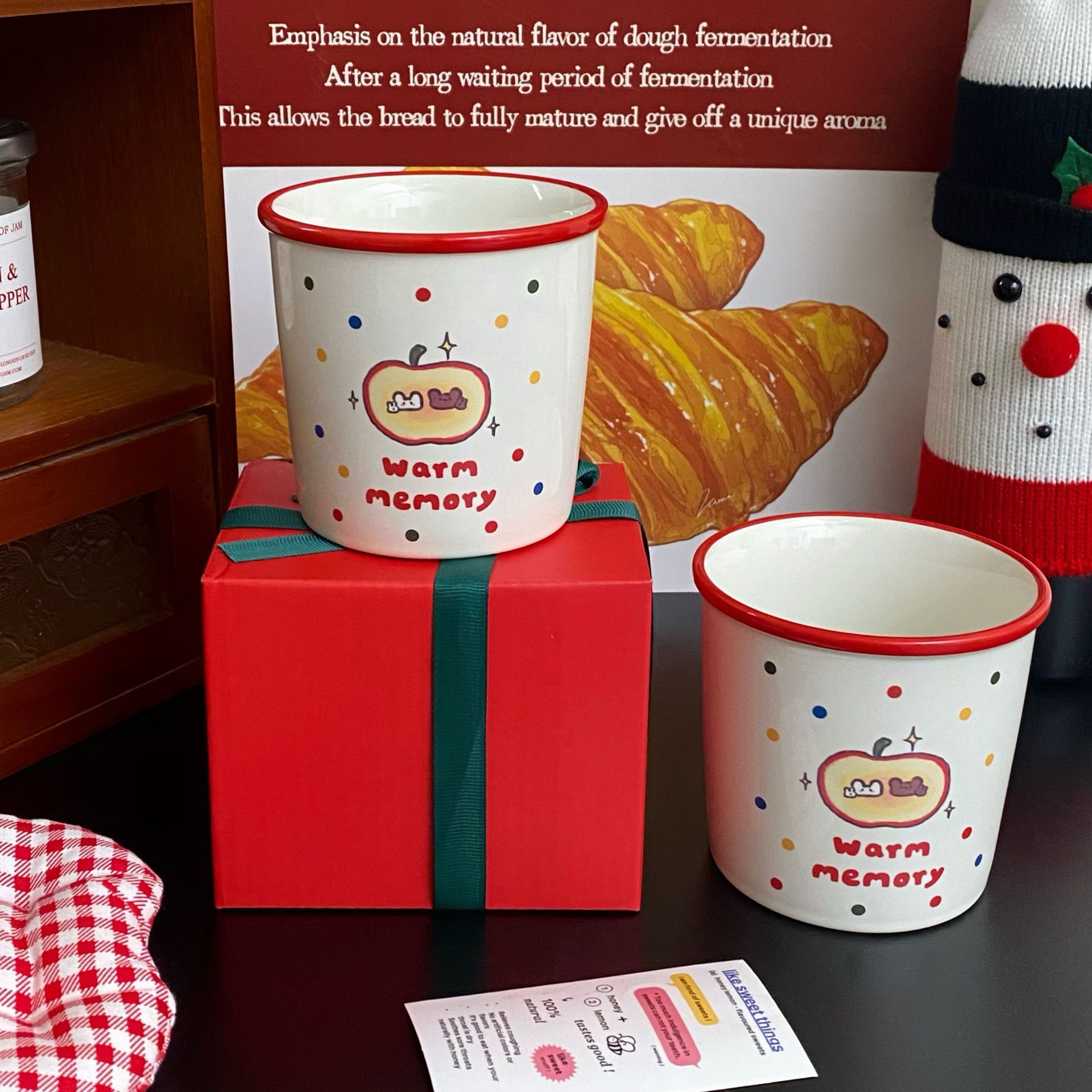 2025 New style ~ Cartoon Apple mugs, ceramic cups, breakfast milk cups, coffee cups, gift boxes, minimum order quantity of one piece full figure