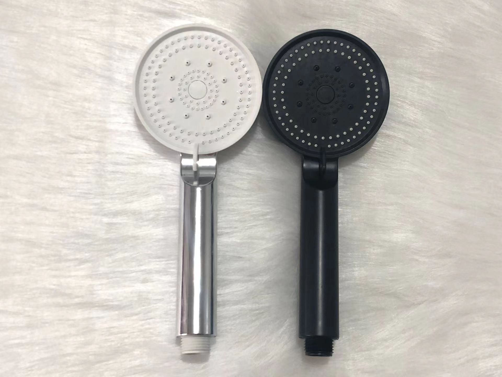 Factory direct sales of five-speed multi-functional pressurized shower head with black showerhead and filtration mode for bathing flowers Item Picture