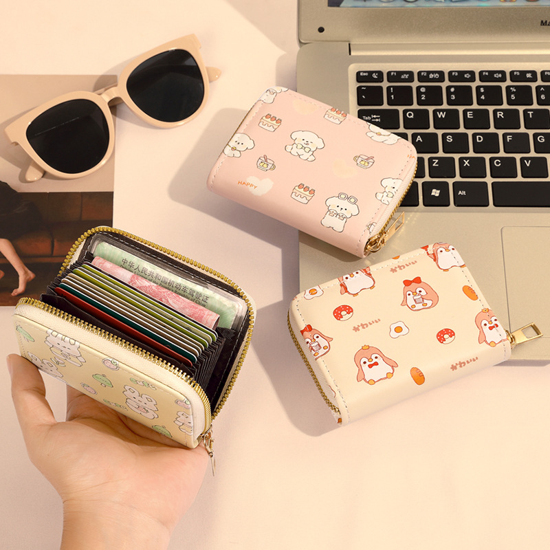 New cute card case for girls, small, multi-slot, large-capacity card case, student cartoon zipper card holder, wallet card holder Application Scenario