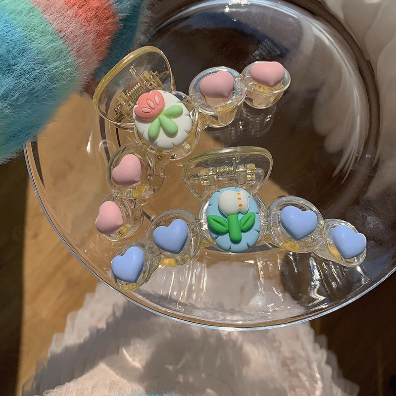 The trendy and cute tulip grabber women's summer new hair clip, a large shark clip at the back of the head, a fashionable hair clip and hair accessory details Picture