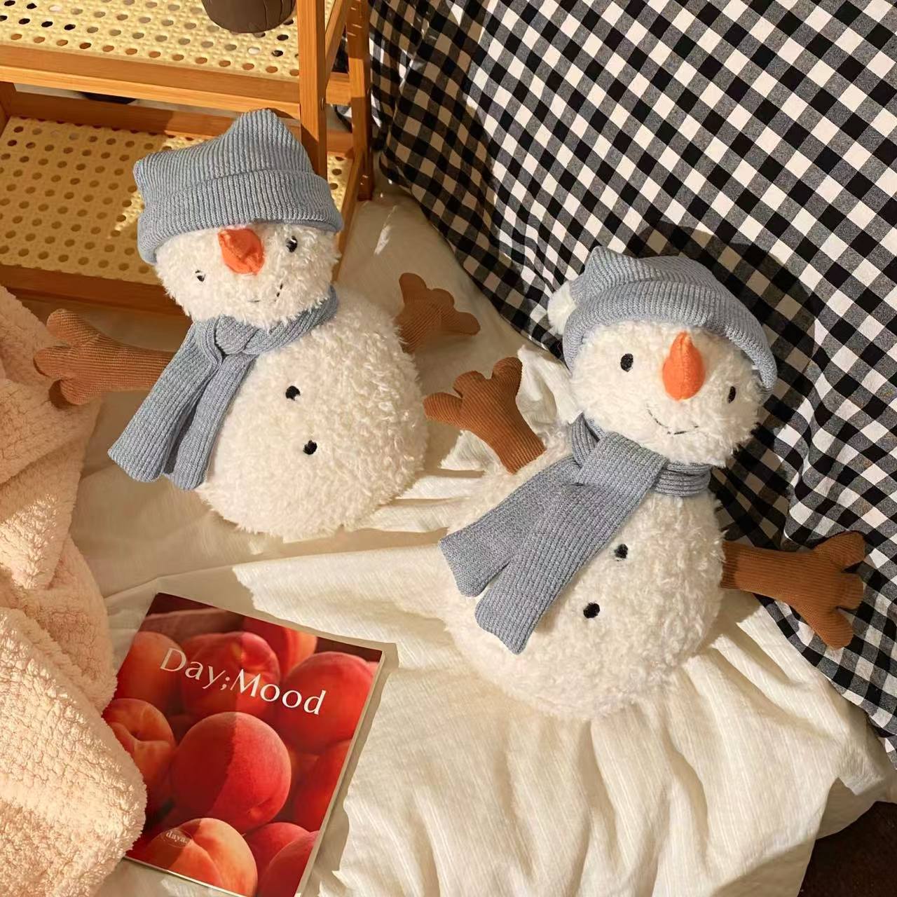 Cross-border Love Sami snowman plush toys, soft dolls, stuffed toys, small throw pillows, home decorations, Christmas gifts Application Scenario