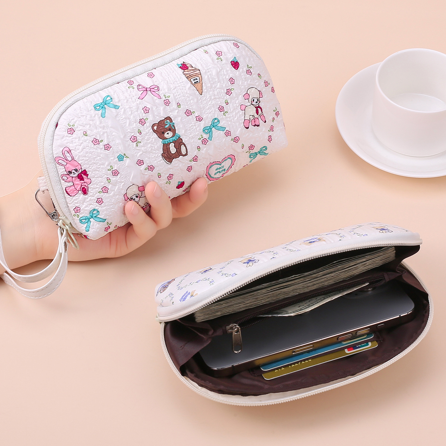 Ailun's new loose change bag is a fashionable, cartoonish, trendy, cute small bag, light and casual student mobile phone bag, and simple bag full figure