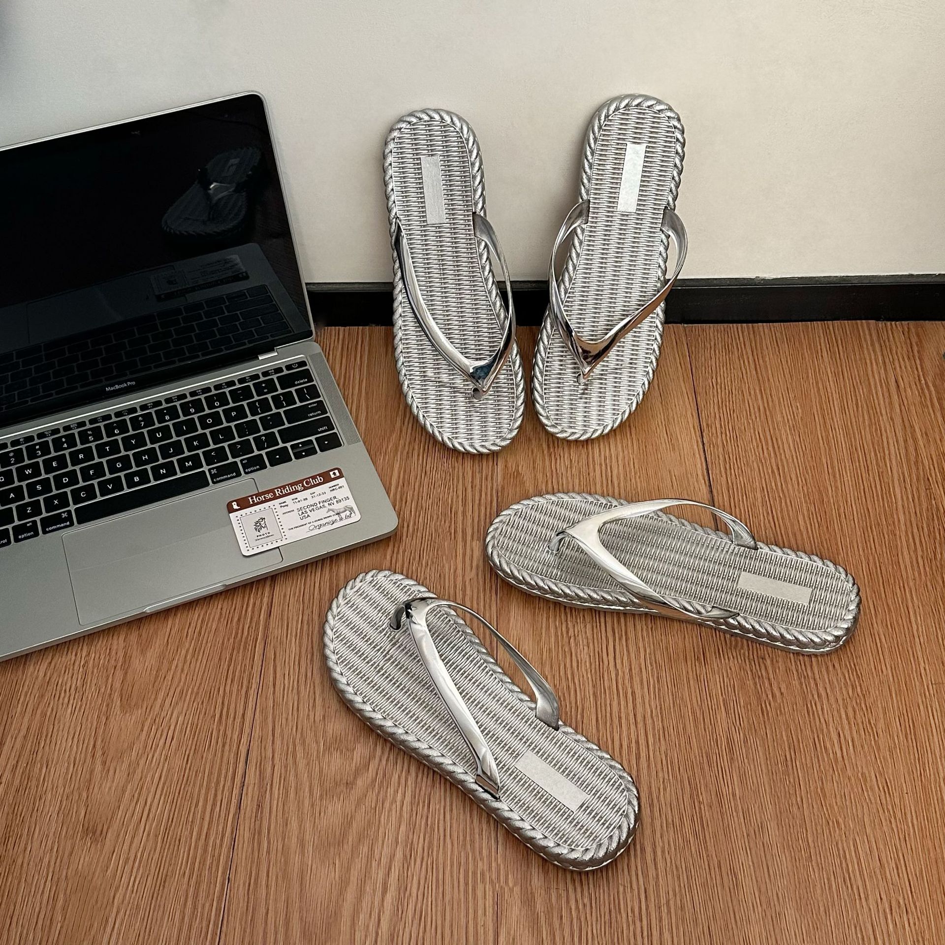 New glossy rattan flip-flops, flip-flops, women's fashion flip-flops, comfortable flat slippers, summer casual sandals details Picture