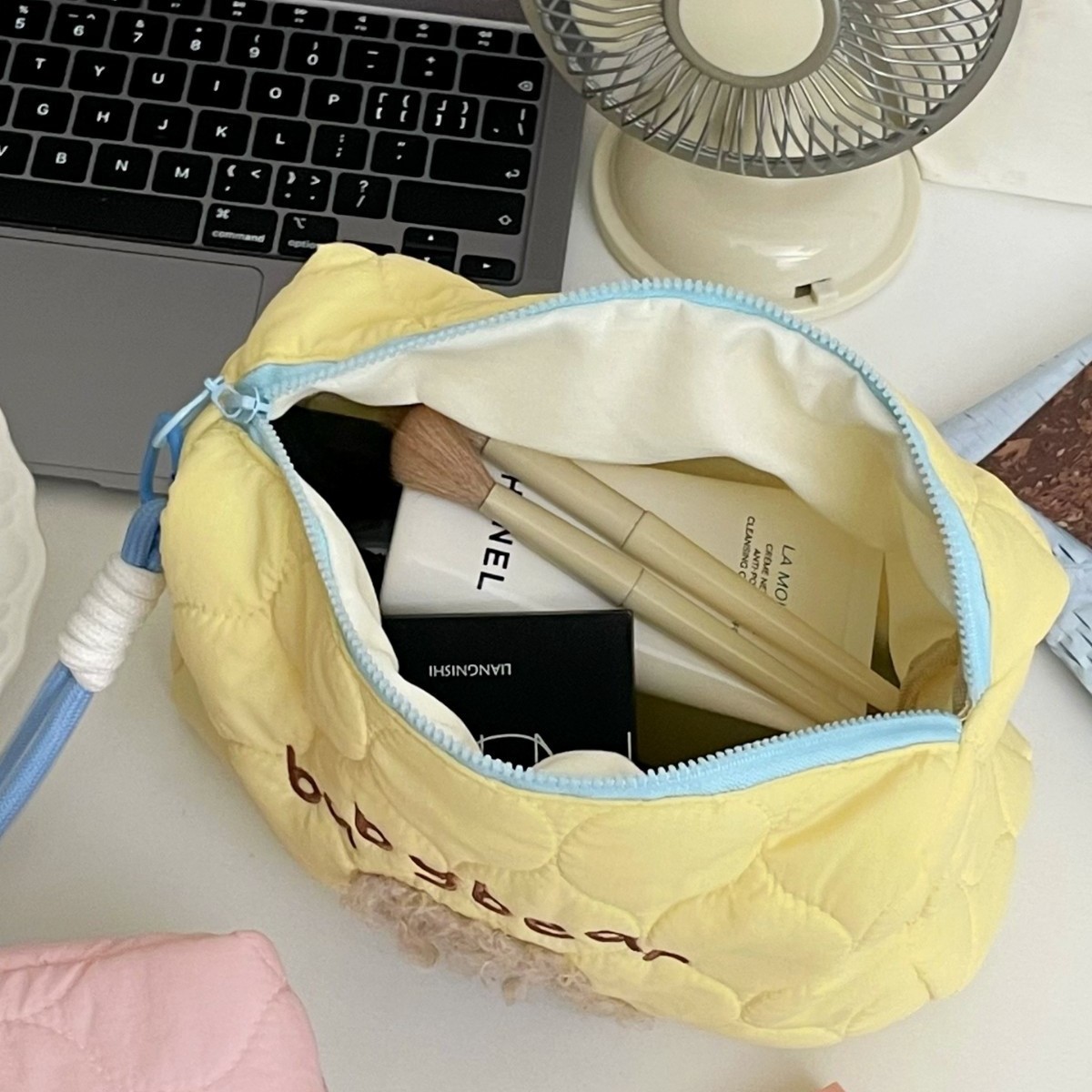 Cute embroidered clutch, portable makeup storage bag, ins style large-capacity travel storage bag Application Scenario