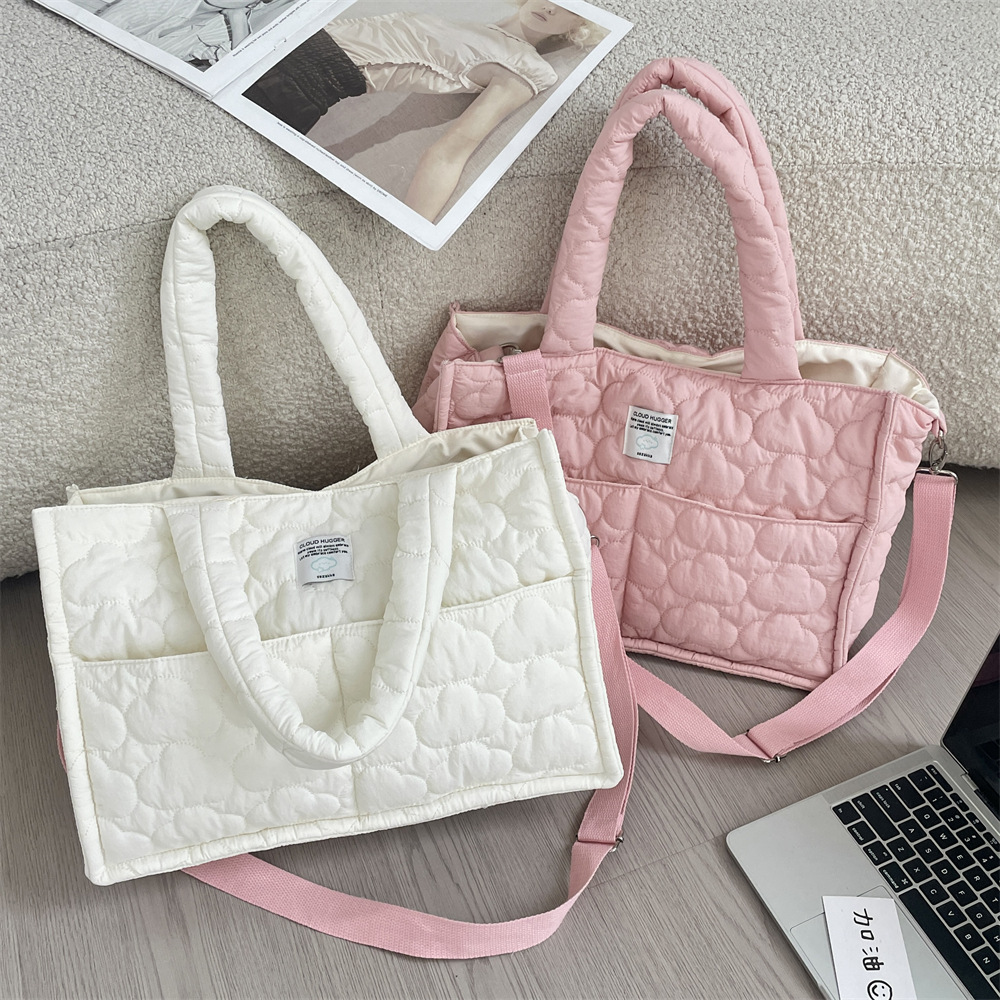 55144 Korean ins quilted soft new large-capacity handbag for going out, lightweight crossbody single-shoulder bag details Picture