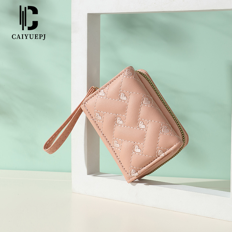 Wholesale of the new cross-border women's short wallet with simple embroidery and heart at a 30% discount, featuring multiple card slots full figure