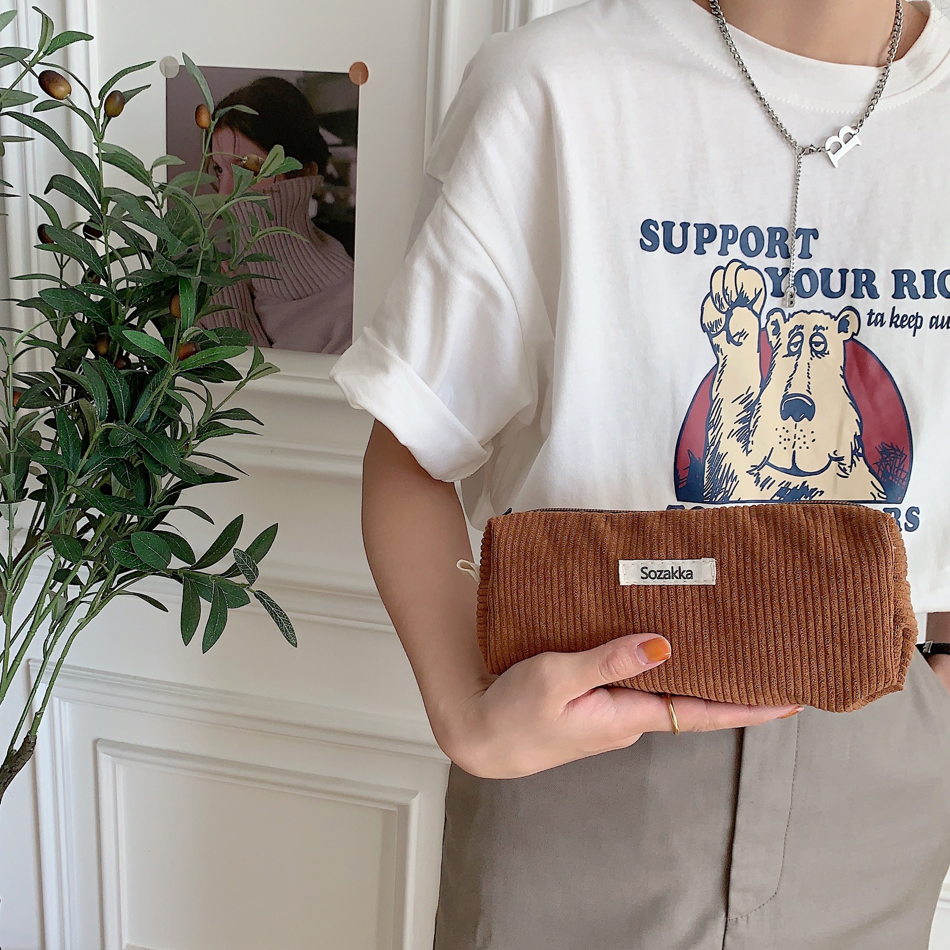 【 In Stock 】32131 Vintage corduroy solid color pen case, artistic and simple stationery bag, high school student storage bag Specification drawing