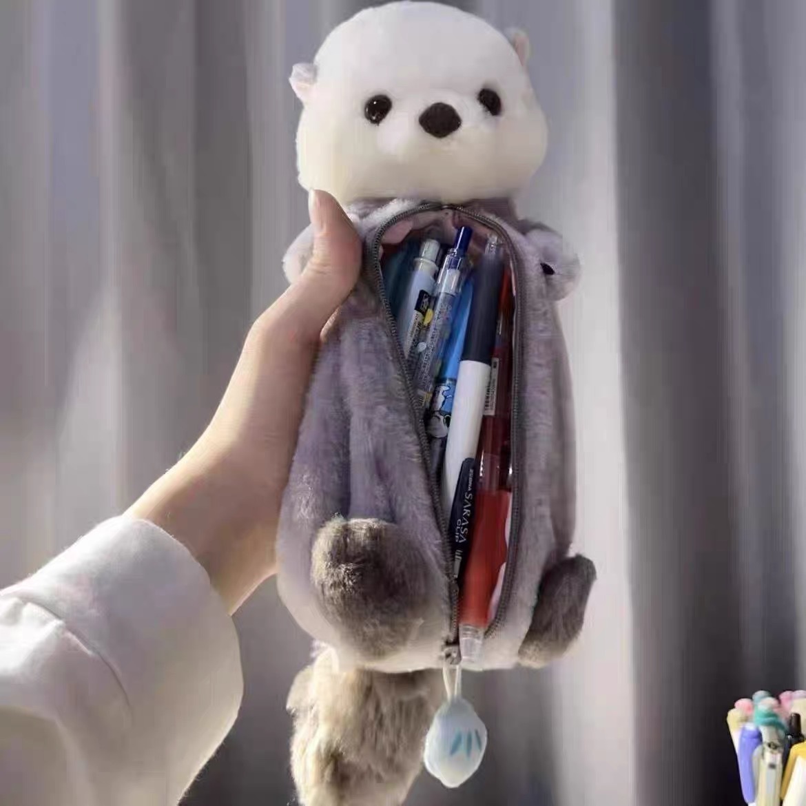 Creative plush toy pen case, ins style, high appearance level, soft and cute, soothing and stress-relieving doll stationery storage bag Specification drawing
